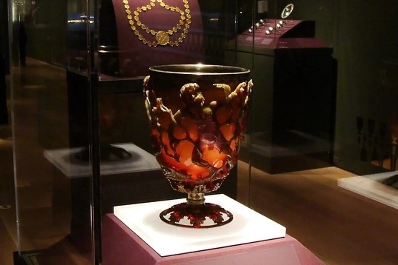 Záhadný Lykurgův pohár je důkazem, že starověcí Římané ovládli nanotechnologie