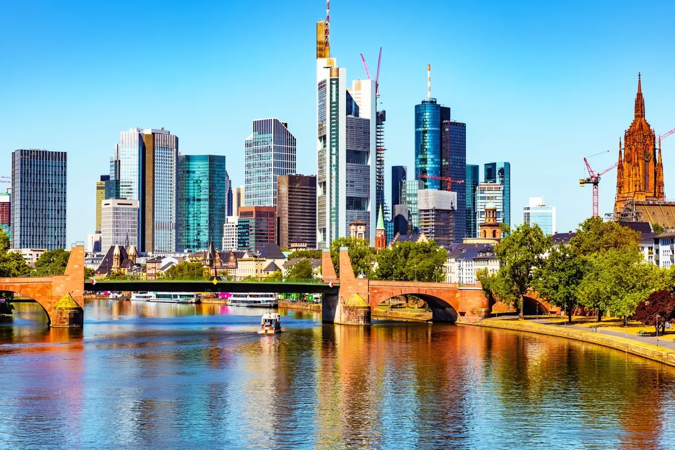Frankfurt nad Mohanem je největší město německého Hesenska