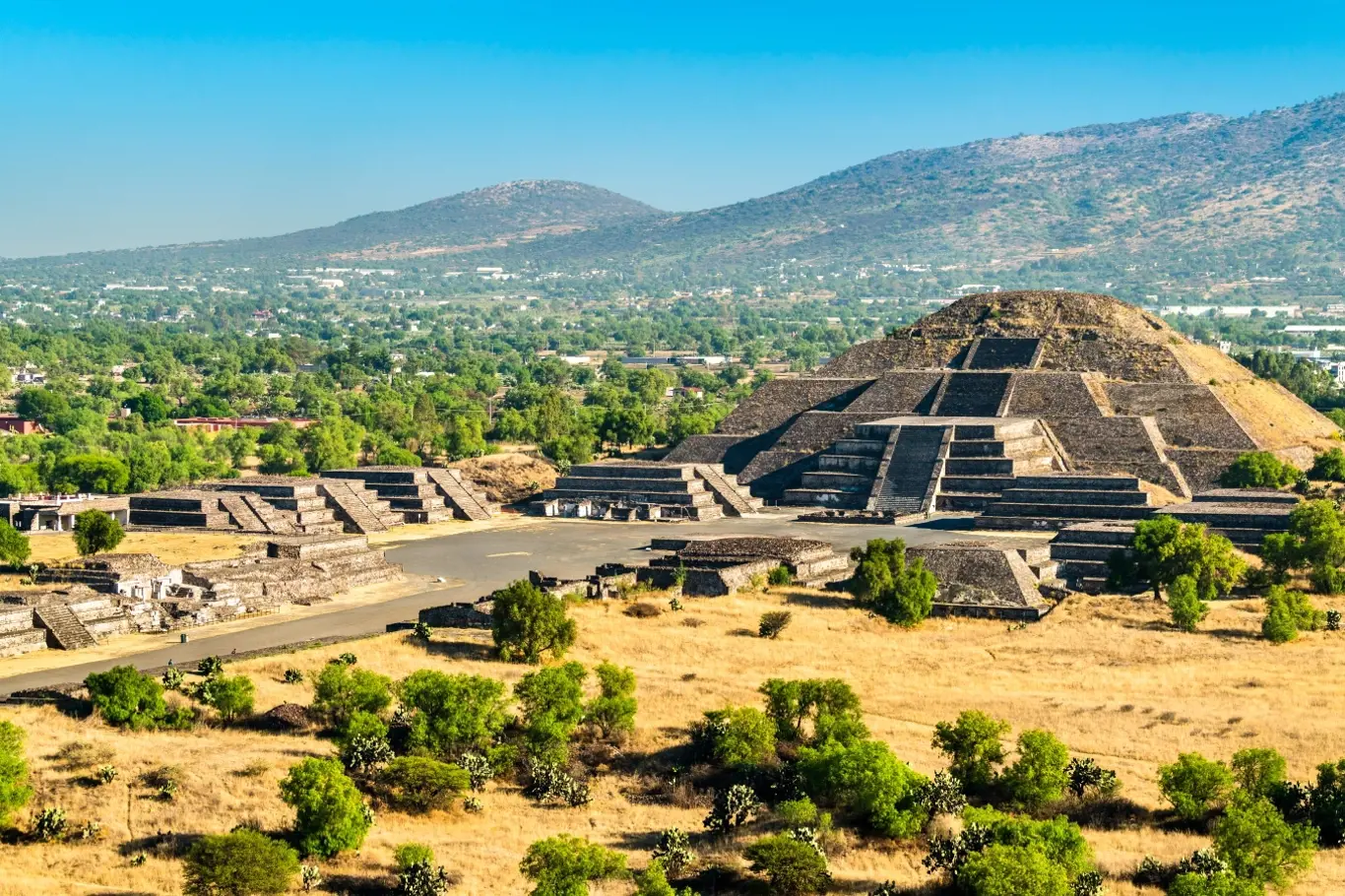 Měsíční pyramida v Mexiku.