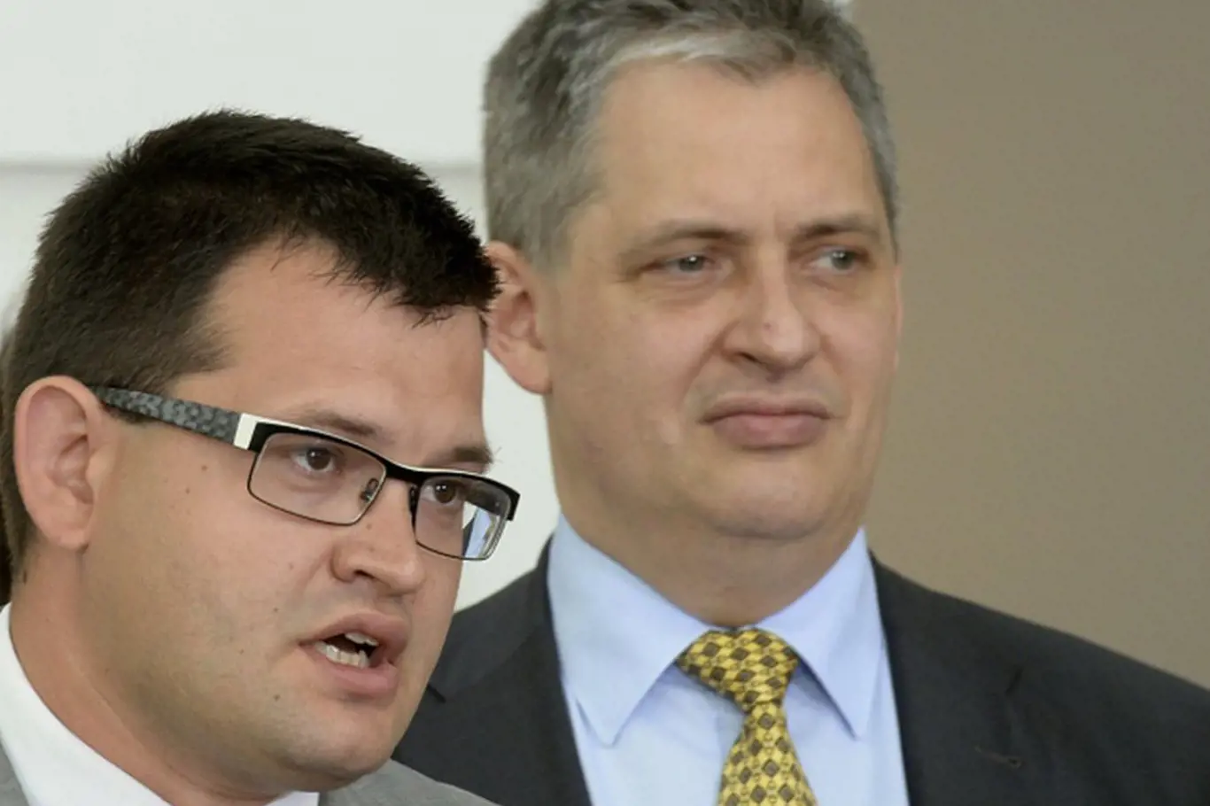 Jiřího Dienstbiera s disidentským původem nahradil na postu ministra lidských práv „přísný muž" Jan Chvojka.