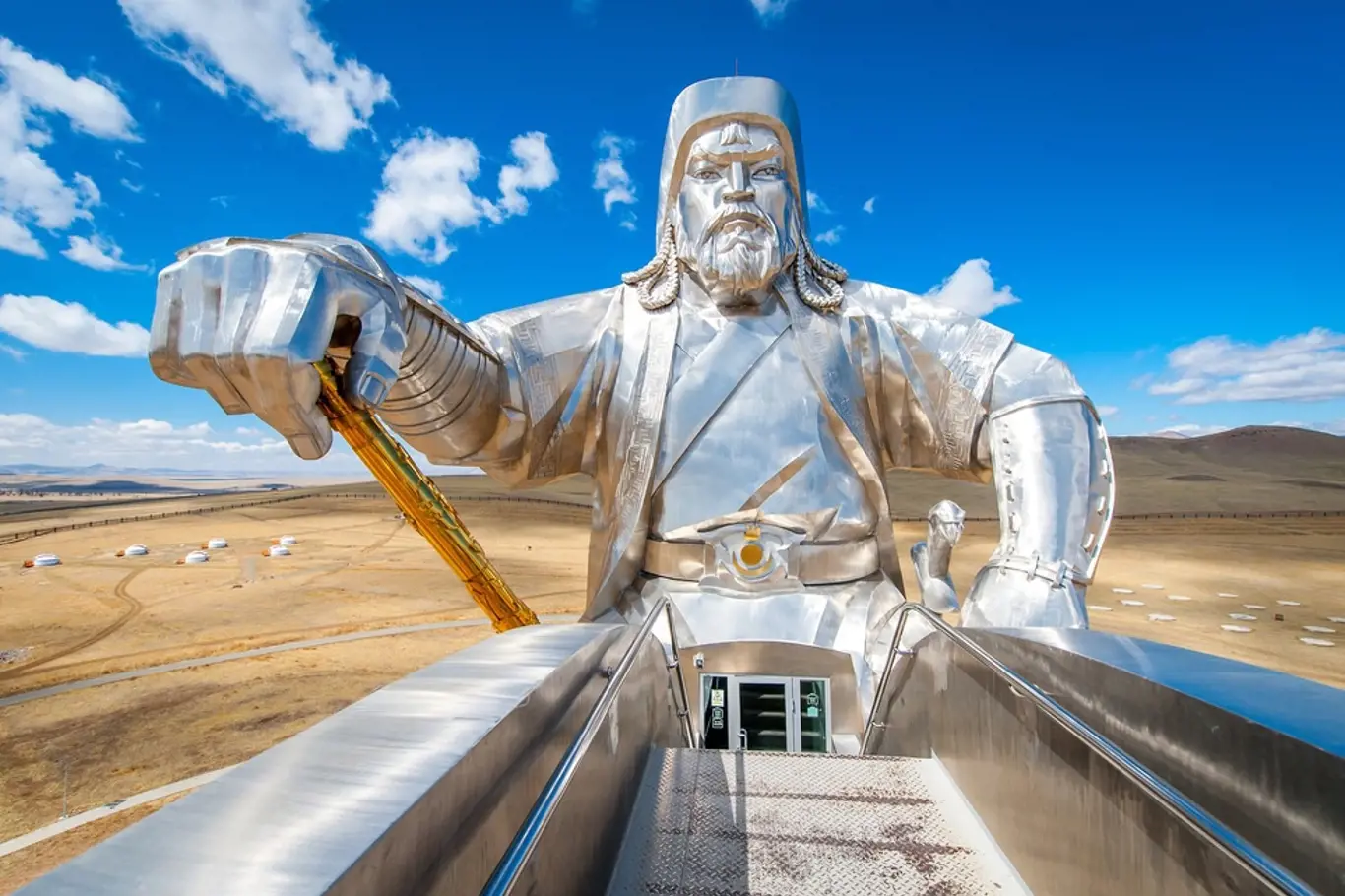 Největší Čingischánova socha na světě má 40 metrů do výšky.