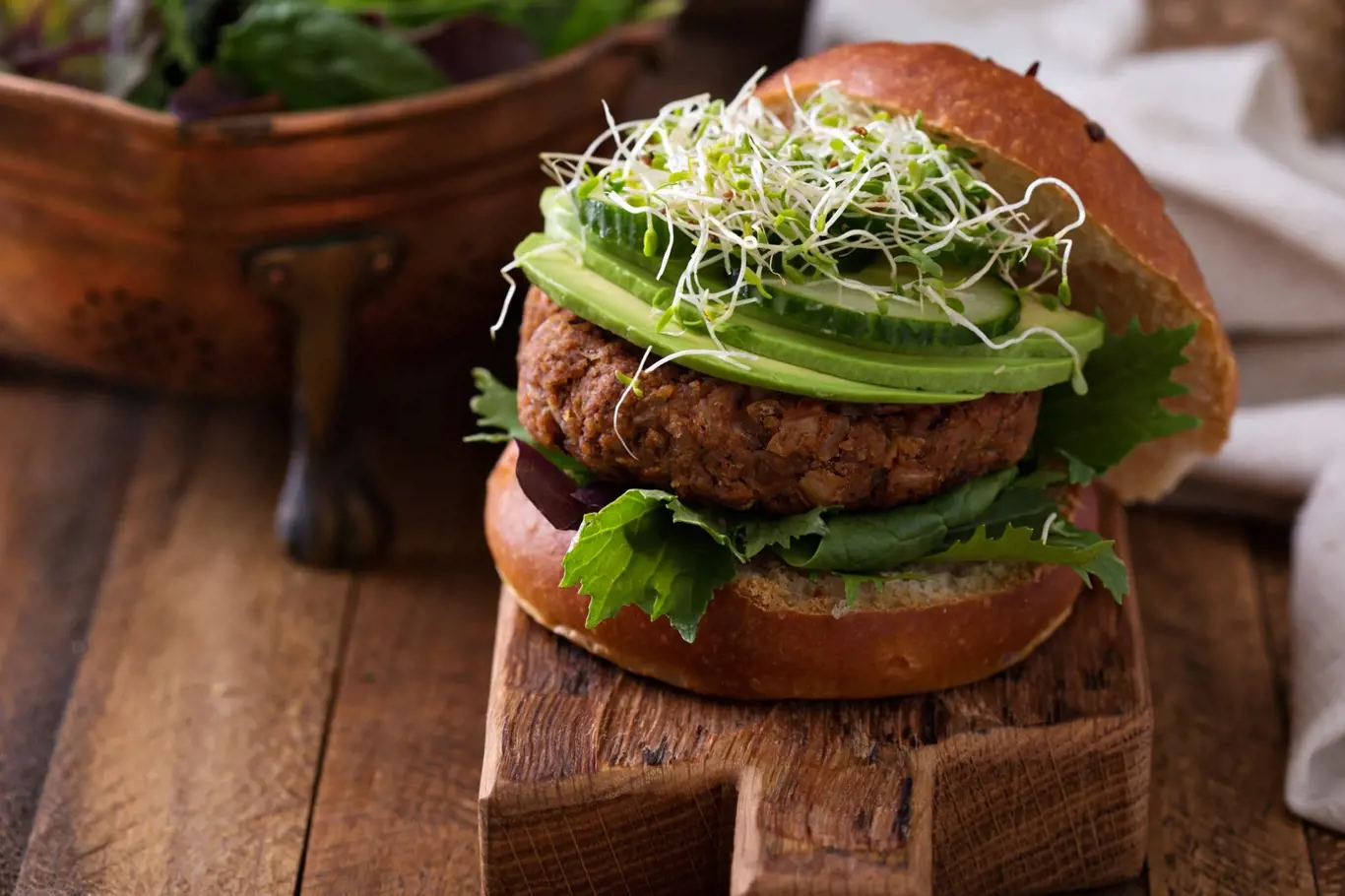 Překvapte vaše hosty vegetariánským receptem. Fazolové burgery budou nakonec chutnat i masožravcům.