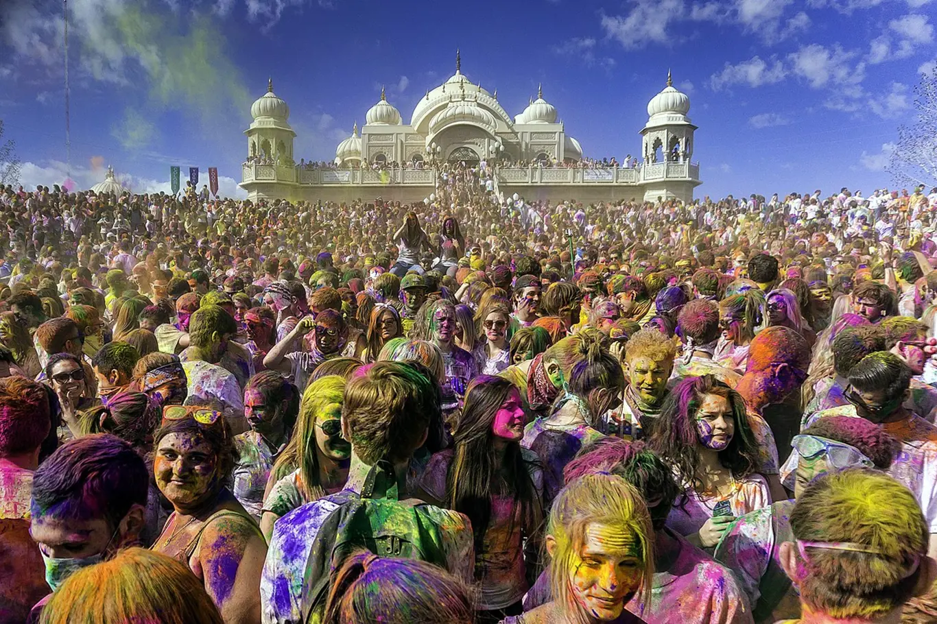 Takhle se slaví Holi - festival barev v americkém Utahu 
