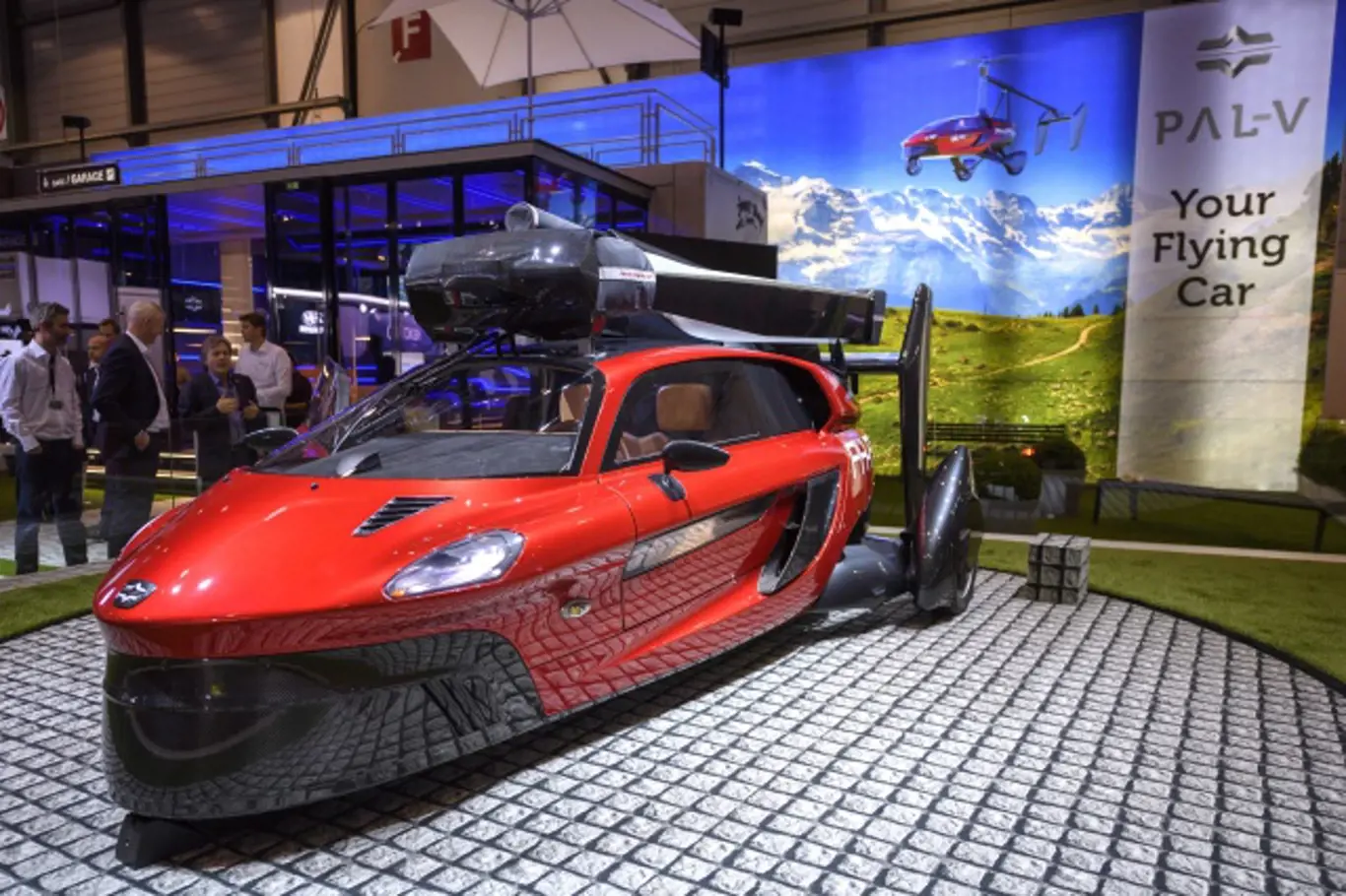 Na ženevském autosalonu se představil model nizozemské společnosti Pal-V