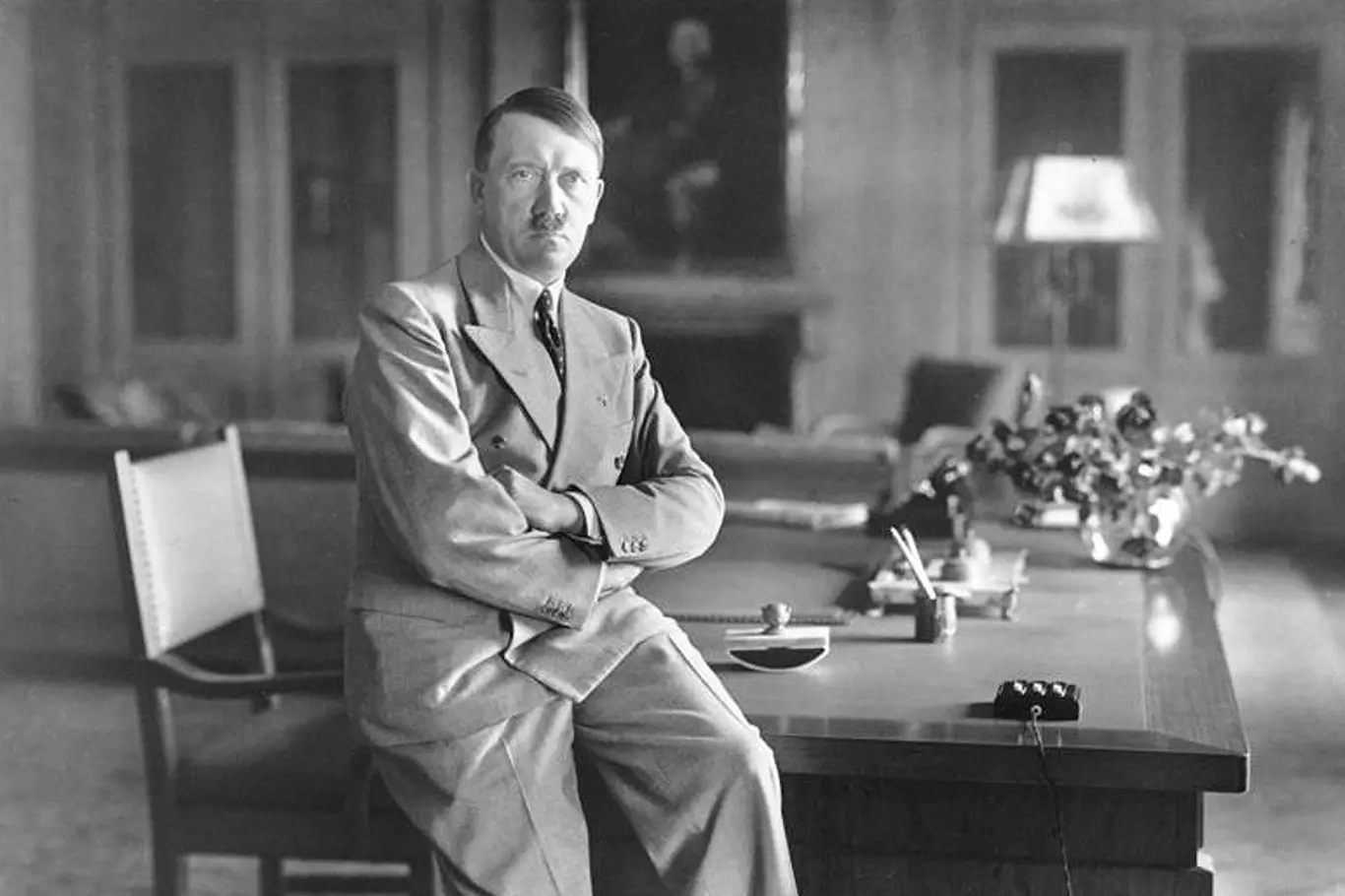 Adolf Hitler se považoval za umělce více než za politika