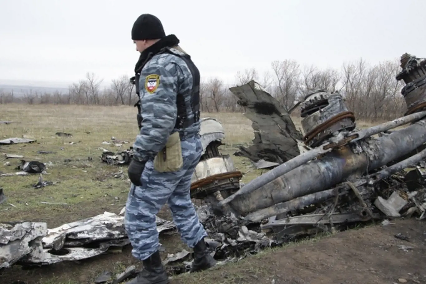 Trosky boeingu letu MH17 sestřeleného na východě Ukrajiny.