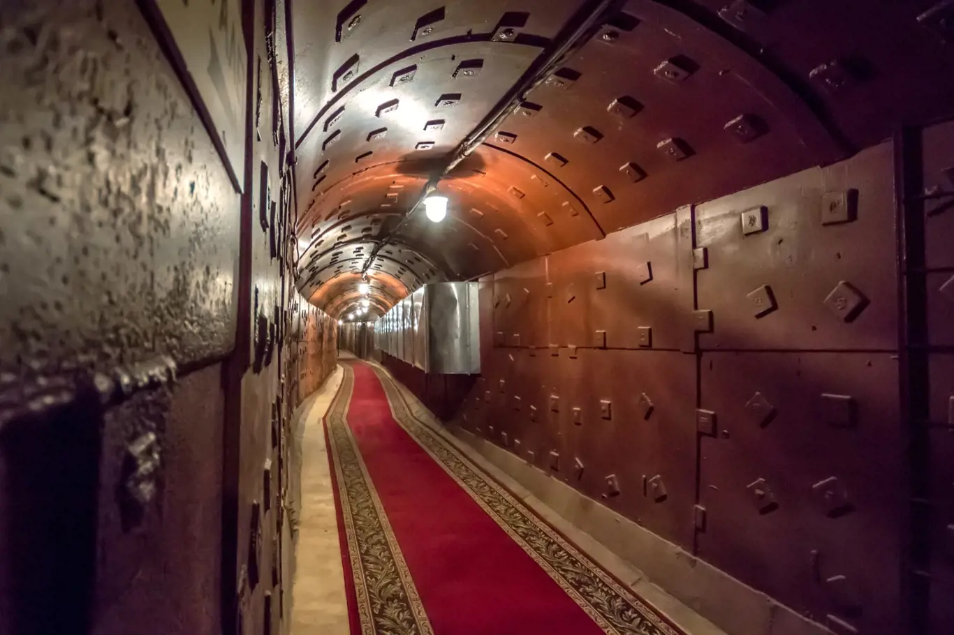 Tunel v Bunkru-42, protijaderném podzemním zařízení Sovětského svazu