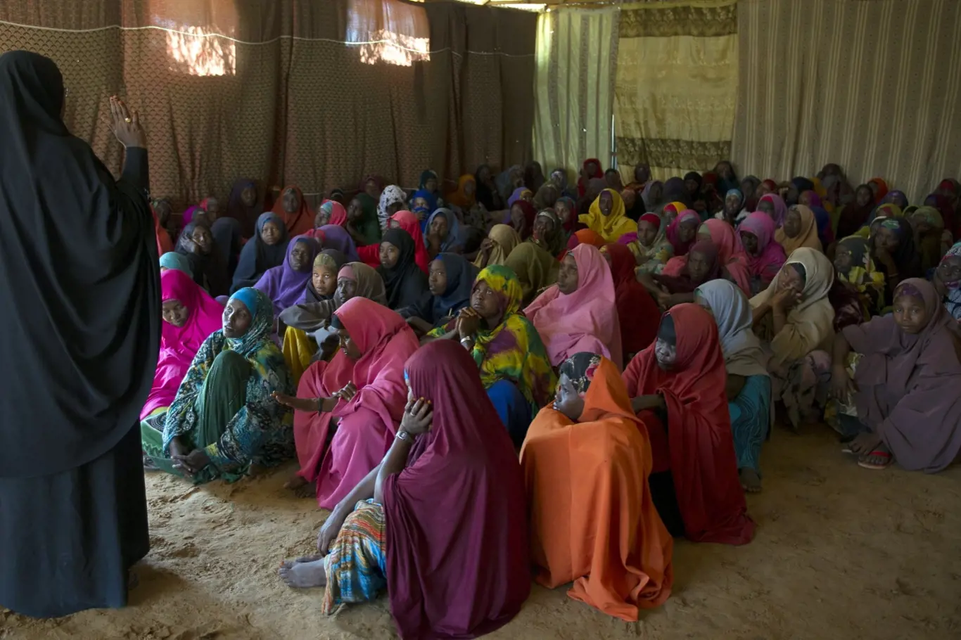 Osvětová kampaň proti ženské obřízce v Somálsku 2014