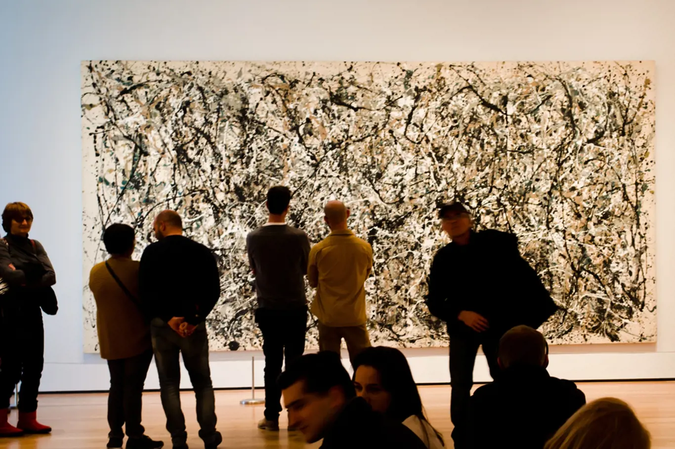NEW YORK, USA – výstava obrazů Jackson Pollocka v Muzeu moderního umění, 2014