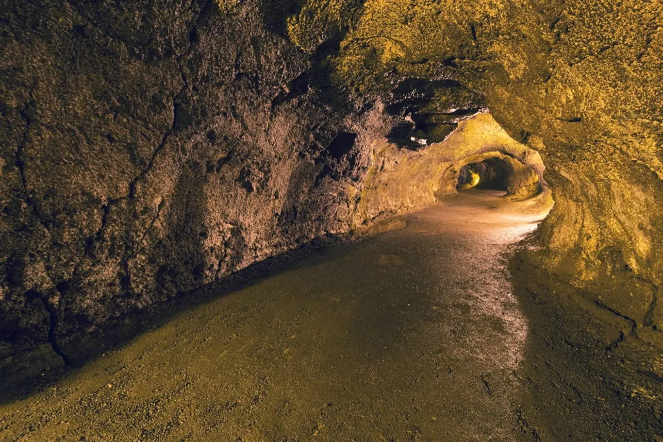 Lávové tunely