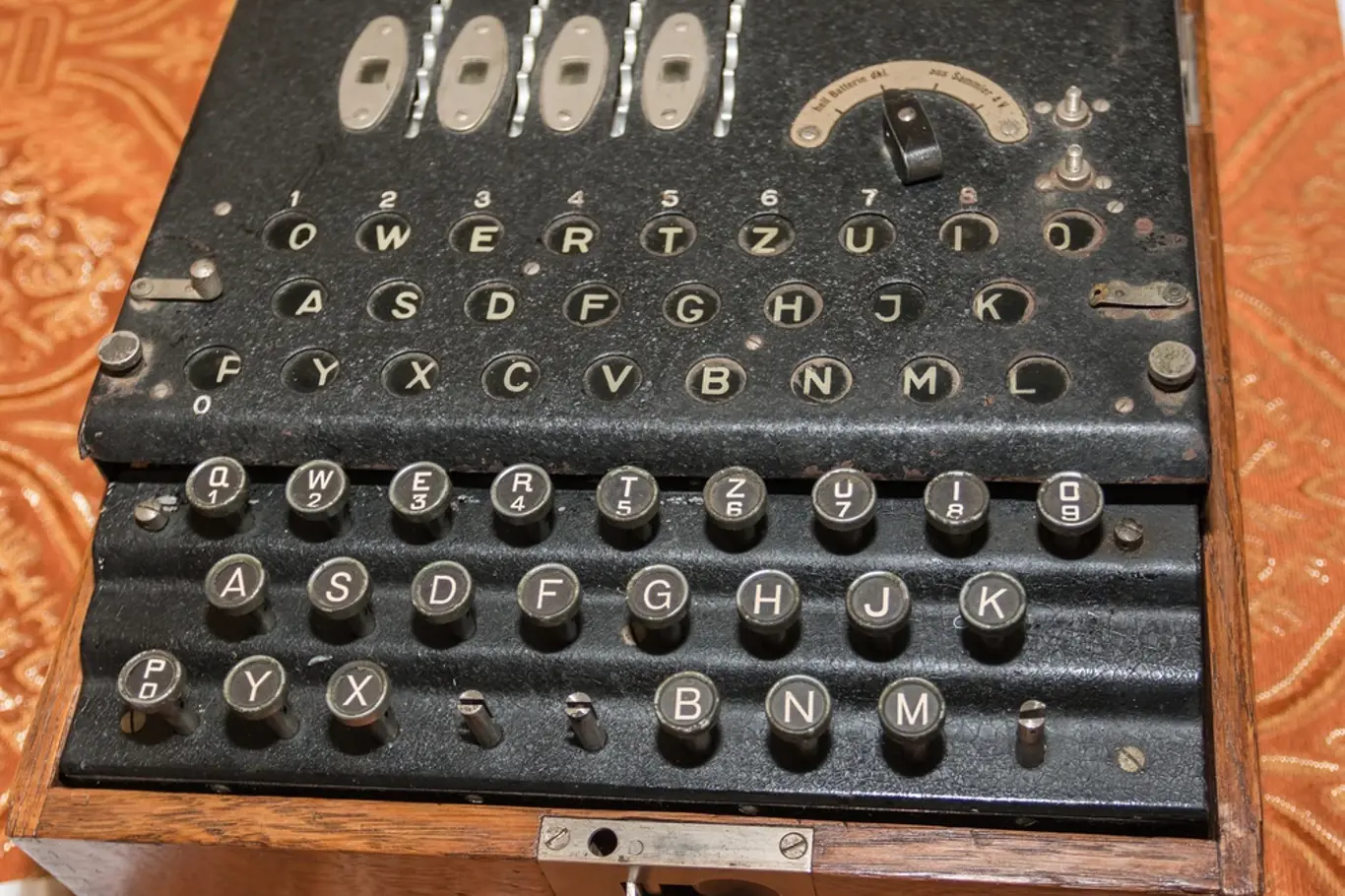 Německý šifrovací stroj Enigma