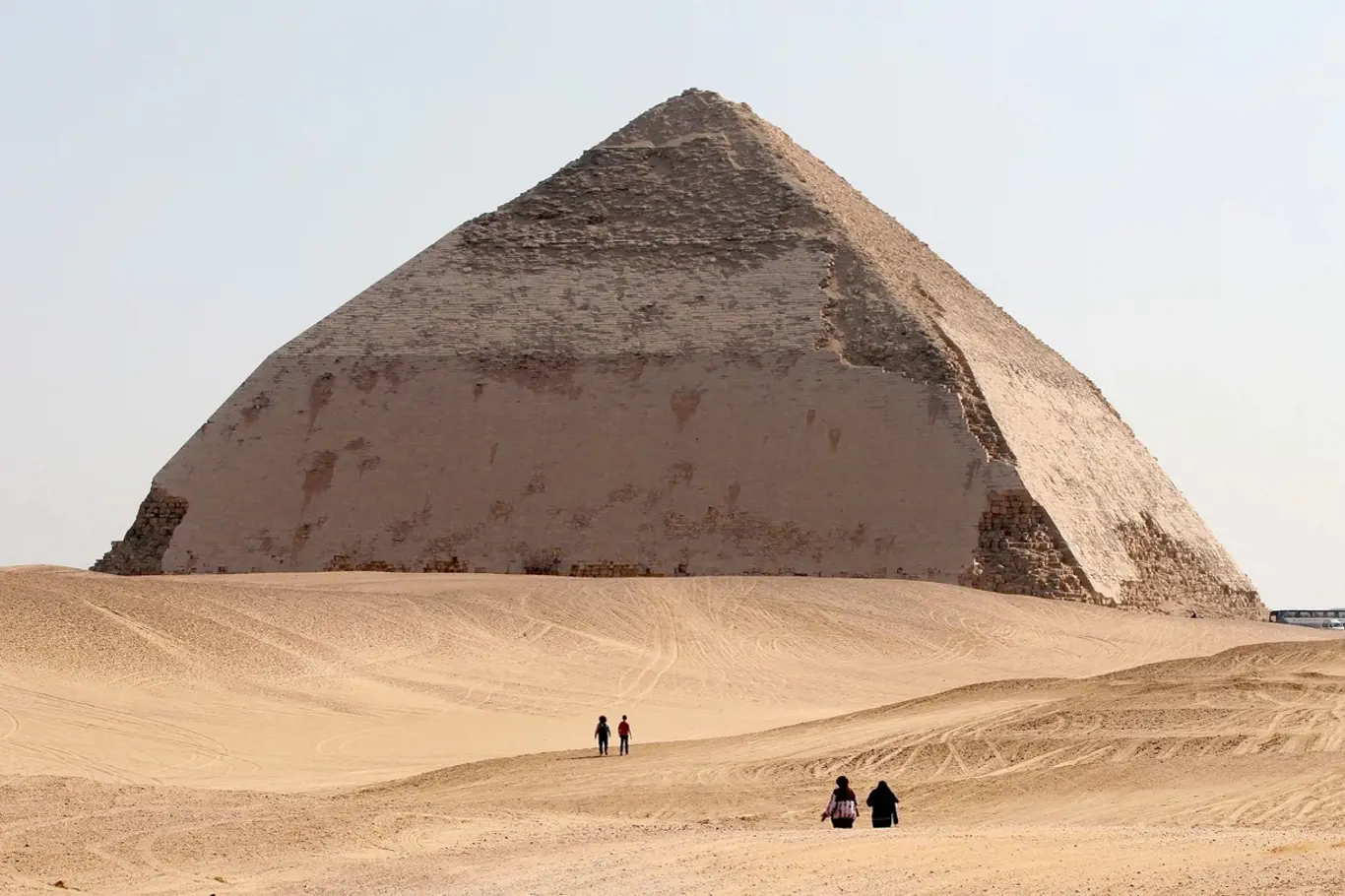 Lomená pyramida v Dáhšúru
