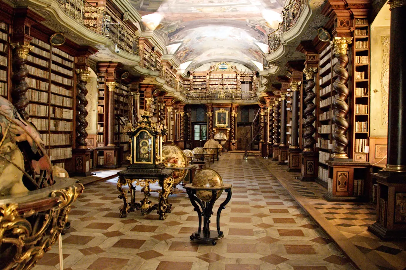 V loňském roce se barokní sál knihovny v Klementinu otevřel veřejnosti.