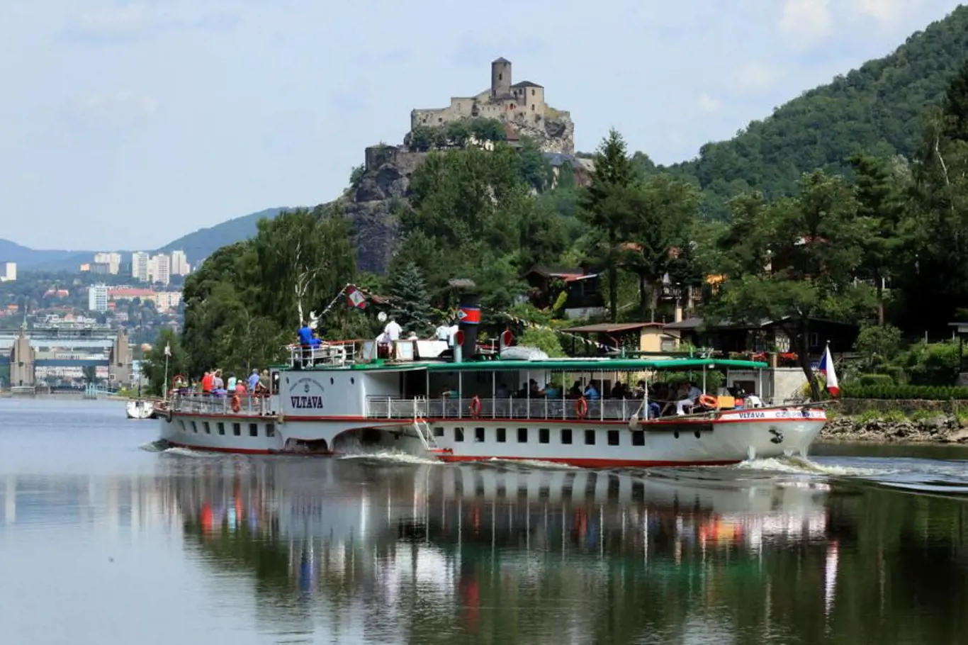 <p>Romantický hrad Střekov obdivoval při své plavbě i spisovatel Andersen</p>
