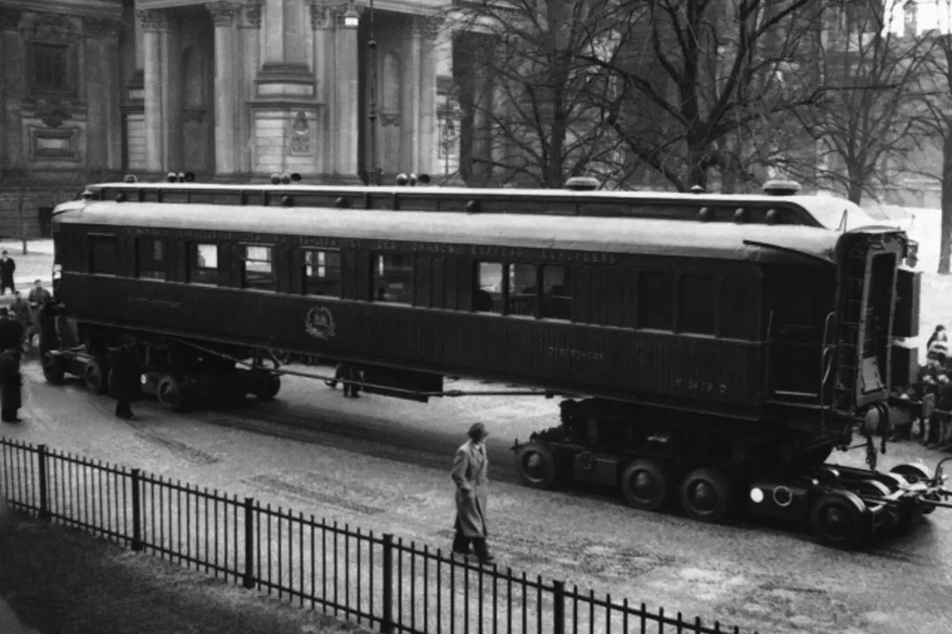 Legendární vagon, v němž byla v roce 1918 podepsána kapitulace Německa a v roce 1940 kapitulace Francie. Hitler jej později nechal vyhodit do povětří
