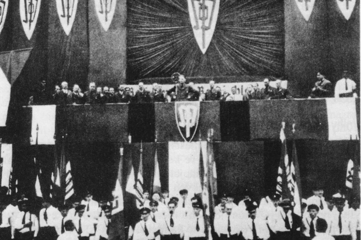K.H. Frank na sjezdu Sudetoněmecké strany 24.4.1938