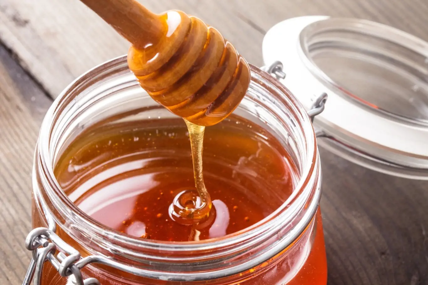 Med je nejen chutný, ale také zdravý.