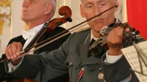 Heydrich hrající na housle ve filmu Lidice (2011) Heydrich hrající na housle ve filmu Lidice (2011)