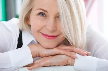 Vědci přišli s šokujícím zjištěním, které snižuje riziko předčasné menopauzy