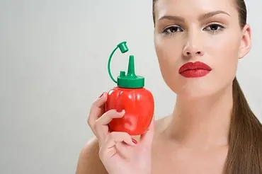 Nevyhazujte staré lahve od kečupu: Využijete je při vaření, malování i úklidu