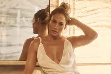 Tajemství dokonalé pleti padesátnice Jennifer Lopez? Zkuste ledové masáže