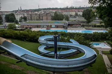 Pouhý bazén se v Česku neuživí