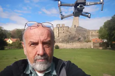 Na drony se tady hledí jako na škůdce, je to škoda, říká spisovatel Jan A. Novák