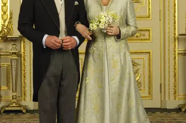 Camilla odmítla kontroverzní diamant, Charles recykluje šaty: Co budou mít na sobě při korunovaci