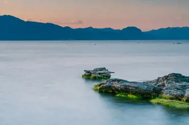 Video: Vědci objevili na dně čínského jezera obrovské ztracené město neznámé civilizace 