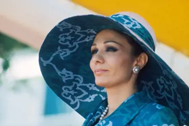 Minisukně a západní účesy: Jak se oblékaly íránské ženy před islámskou revolucí