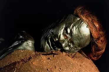 Grauballský muž: Největší záhada doby železné. Proč byla jeho mumie v močále?