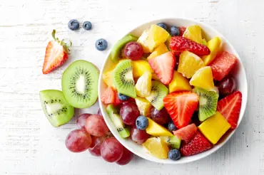 11 druhů ovoce s největším a nejmenším obsahem cukru. Čemu dát v dietě přednost?