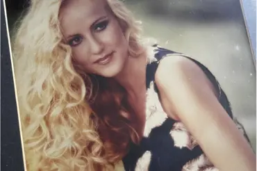 Test postřehu: Poznáte z maturitní fotky slavnou českou krásku?Blond hříva napoví, ale je to vážně těžké!