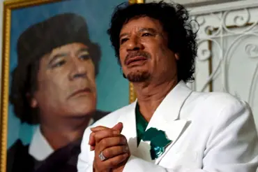 Příběh Kaddáfího směšné, nešťastné lásky: Vzplál k ministryni zahraničí USA