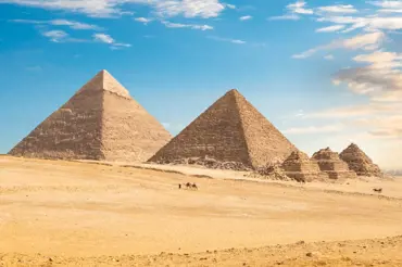 Pyramidy nestavěli otroci. Vědci přišli na geniálně snadnou techniku stavitelů. Použili vodu!