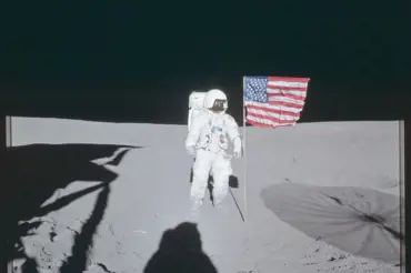 Největší vesmírná záhada: Apollo 14 přivezlo z Měsíce kus žuly, pochází ze Země
