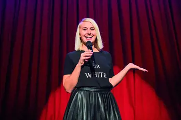 Stand-up komička Lucie Macháčková: Většina bavičů jsou introverti, část ve mně je pořád ta malá holčička