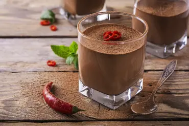 Pikantní Valentýn: Zcela jednoduchá a hříšně dobrá čokoládová pěna s chilli