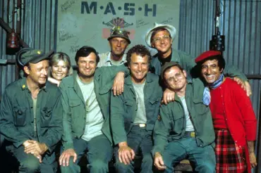 40 let od posledního dílu seriálu M.A.S.H. Takhle zestárli Hawkey nebo Houlihanová