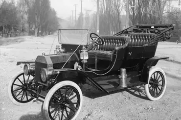 Postavil Ameriku na kola. První Ford model T byl vyroben před 110 lety