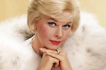 Hvězdná Doris Day: Manžel jí vytuneloval účty, život zasvětila opuštěným zvířatům, dožila se téměř stovky