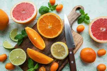 Citrusový salát: Vitamínová bomba a skvělý čistič těla po zimě. Rýma nemá šanci