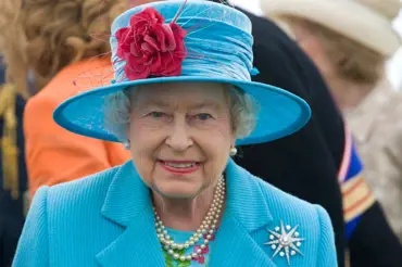 Významné momenty vlády královny Alžběty II. Nejhorší rok, necitlivá reakce i turné, jež změnilo historii