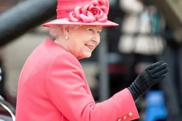 Královna Alžběta II. má dnes 94. narozeniny. Jak vypadala jako dítě a mladá žena