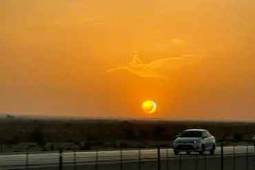 Muž vyfotil při západu slunce neobvyklý nebeský jev. Něco tak úžasného se dá vidět jen jednou v životě