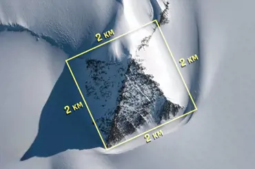 Vědci rozluštili záhadu obřího čtyřbokého jehlanu na Antarktidě. Nepostavili ho lídé. Jsou velmi zklamaní