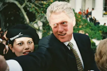 V 90. letech se zapletla s Clintonem: Jak dnes vypadá Monica Lewinsky?