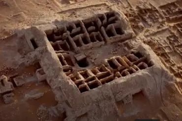 Satelit objevil kamenné město dvakrát starší než pyramidy v Gíze. Podívejte se na úžasné záběry