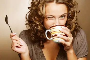 Co udělá s vaším tělem šálek kávy denně nalačno
