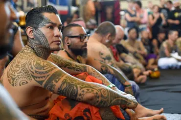 V minulosti tetování přežili jen lidé s dobrou imunitou. Čím se tetovalo?